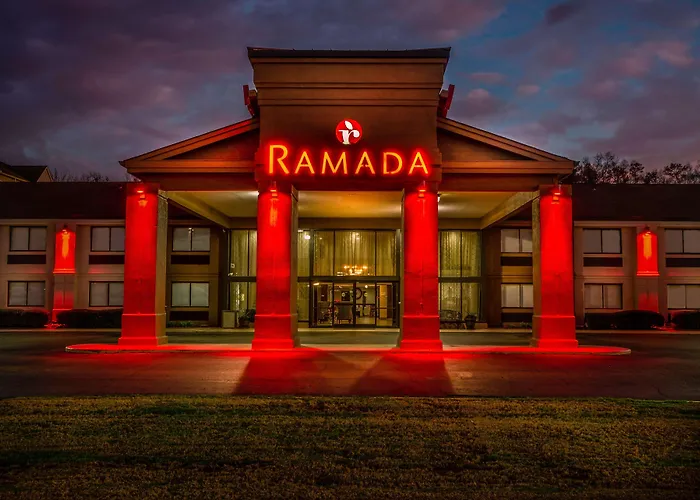 Ramada By Wyndham Tuscaloosa Hotel